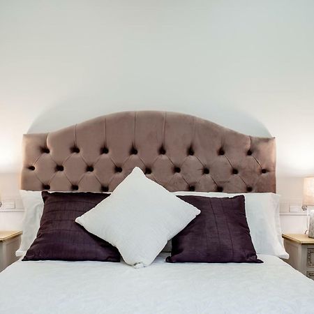 Apartamentos Turisticos Moret 11 - 2B กาเซเรส ภายนอก รูปภาพ